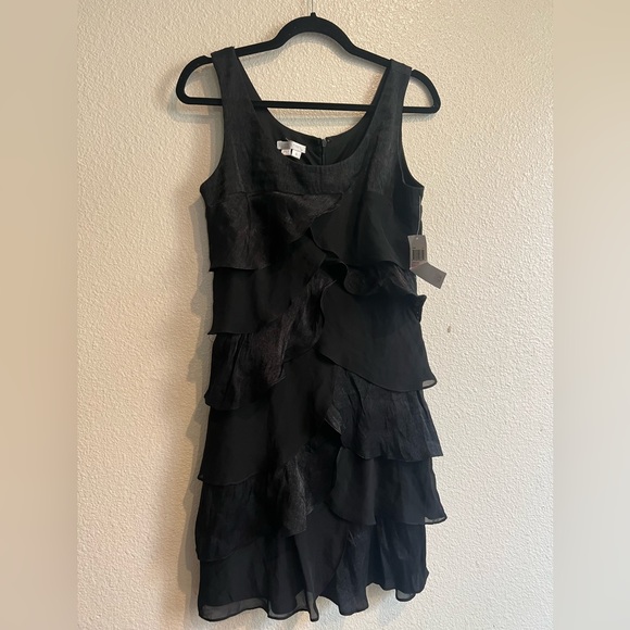 London times soft ruffle‎ tiered cocktail dress - Picture 1 of 5